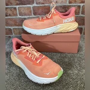 Hoka One One Arahi 7 women’s running shoes size 8